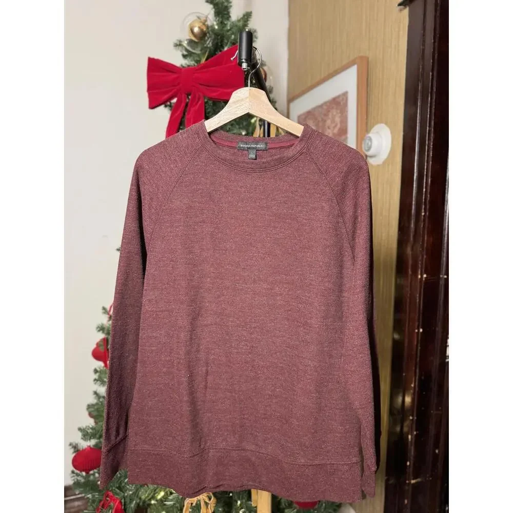 Banana Republic Men's Burgundy Crewneck Sweatshirt